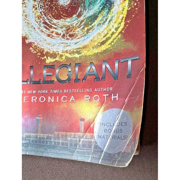 Divergent‎ Series 3-Book Lot Divergent, Insurgent, Allegiant by Veronica Roth - Picture 12 of 13